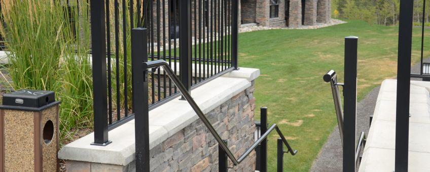 Aluminum pipe handrail