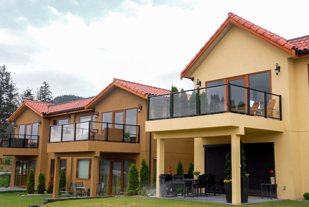 House with Glass Railing 5mm